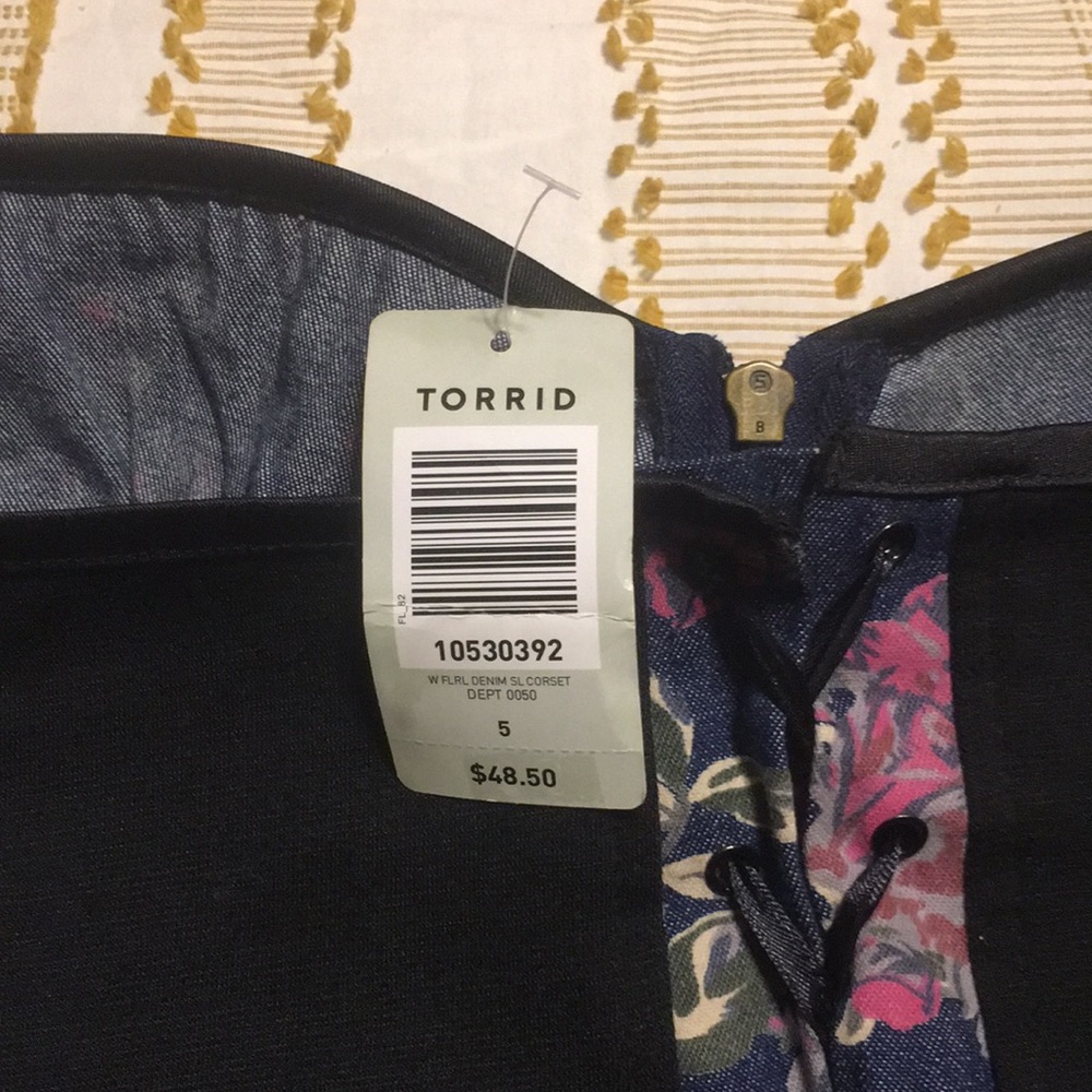 Torrid corset new ready for night out - Picture 4 of 4